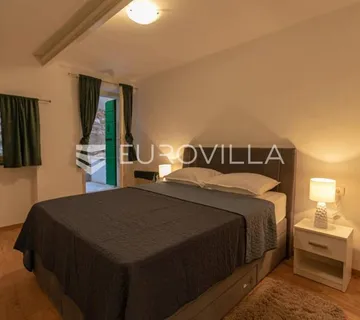 Istra, Rovinj, novo adaptiran prekrasan stan u centru Rovinja NKP 88m2