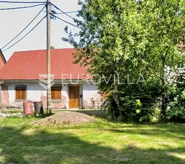 Fužine, goranska kuća 115 m², zemljište od 1529 m² - Benkovac Fužinski, Fužine
