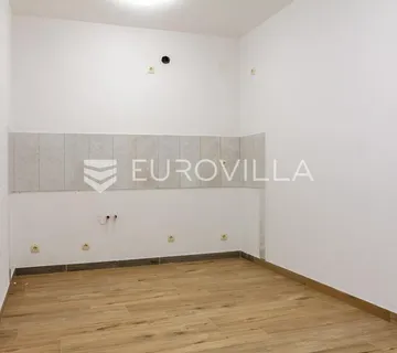 Brač, Bol, jednosoban stan na prvoj etaži