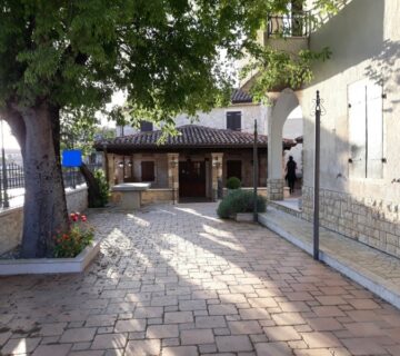 Prilika! Kuća sa restoranom + mogućnost otvaranja B&B - cover