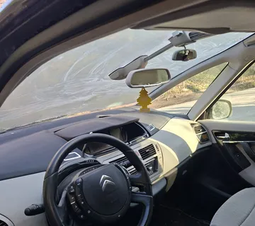 Prodajemo citroen c4 grand picasso 2.0 hdi automatik svekvecijski - cover