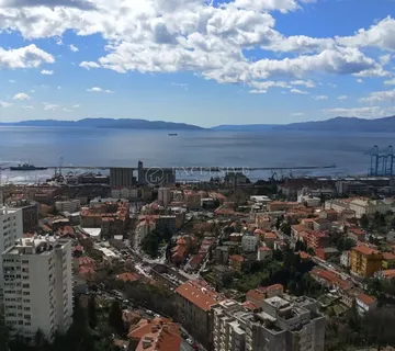 Škurinje/Rastočine 3skl stan 74 m2 sa balkonom i pogledom na more - Rijeka