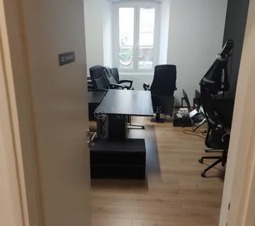 RIJEKA - CENTAR- NAJAM STANA OD 107,54m2 , I KAT