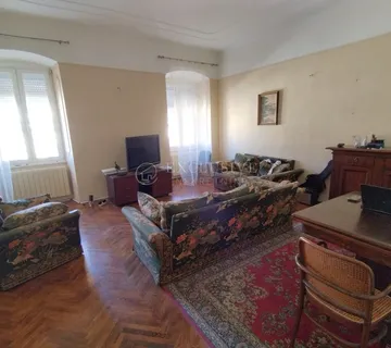 RIJEKA STROGI CENTAR-GOSPODSKI STAN 4S+DB!!!NEPOSREDNA BLIZINA BUDUĆE MARINE!!! - cover