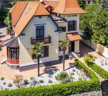 OPATIJA – ELEGANTNA VILA S DVA LUKSUZNA STANA I POGLEDOM NA MORE - cover