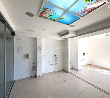 ŠAPJANE - POSLOVNO-STAMBENA ZGRADA 780 m2 - Šapjane, Matulji