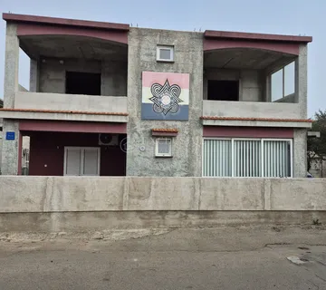 Bibinje, kuća 186 m2 sa 4 stana i 470 m2 okućnice