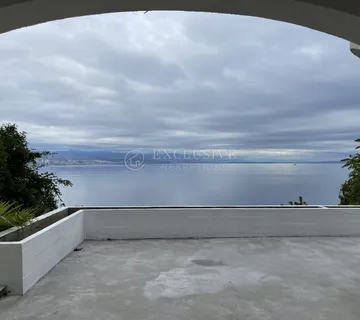 OPATIJA - DVOETAŽAN STAN U VILI- ROH BAU - PANORAMSKI POGLED - PARKING - cover