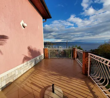 OPATIJA KUĆA S PREDIVNIM POGLEDOM I ČETIRI STANA - cover