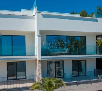 Opatija-Prekrasna Villa S Bazenom Na Krovu - Pobri, Opatija