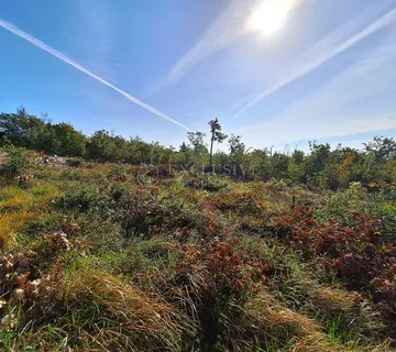 CRIKVENICA - ZEMLJIŠTE S PROJEKTOM I PANORAMSKIM POGLEDOM NA MORE - cover