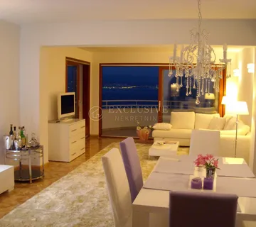 OPATIJA - DVOETAŽAN STAN U VILI - PANORAMSKI POGLED - PARKING !!! - cover