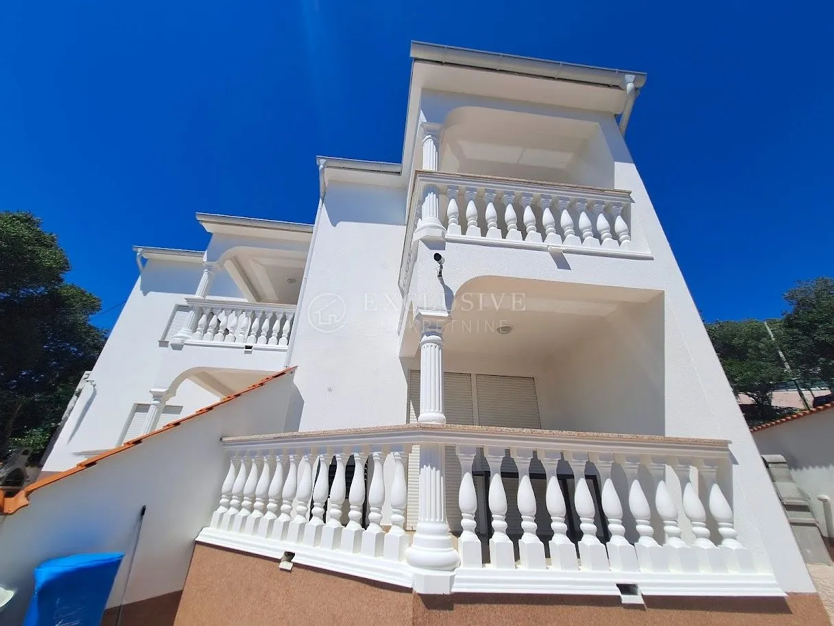 CRIKVENICA - DVOJNA KUĆA S BAZENOM - cover