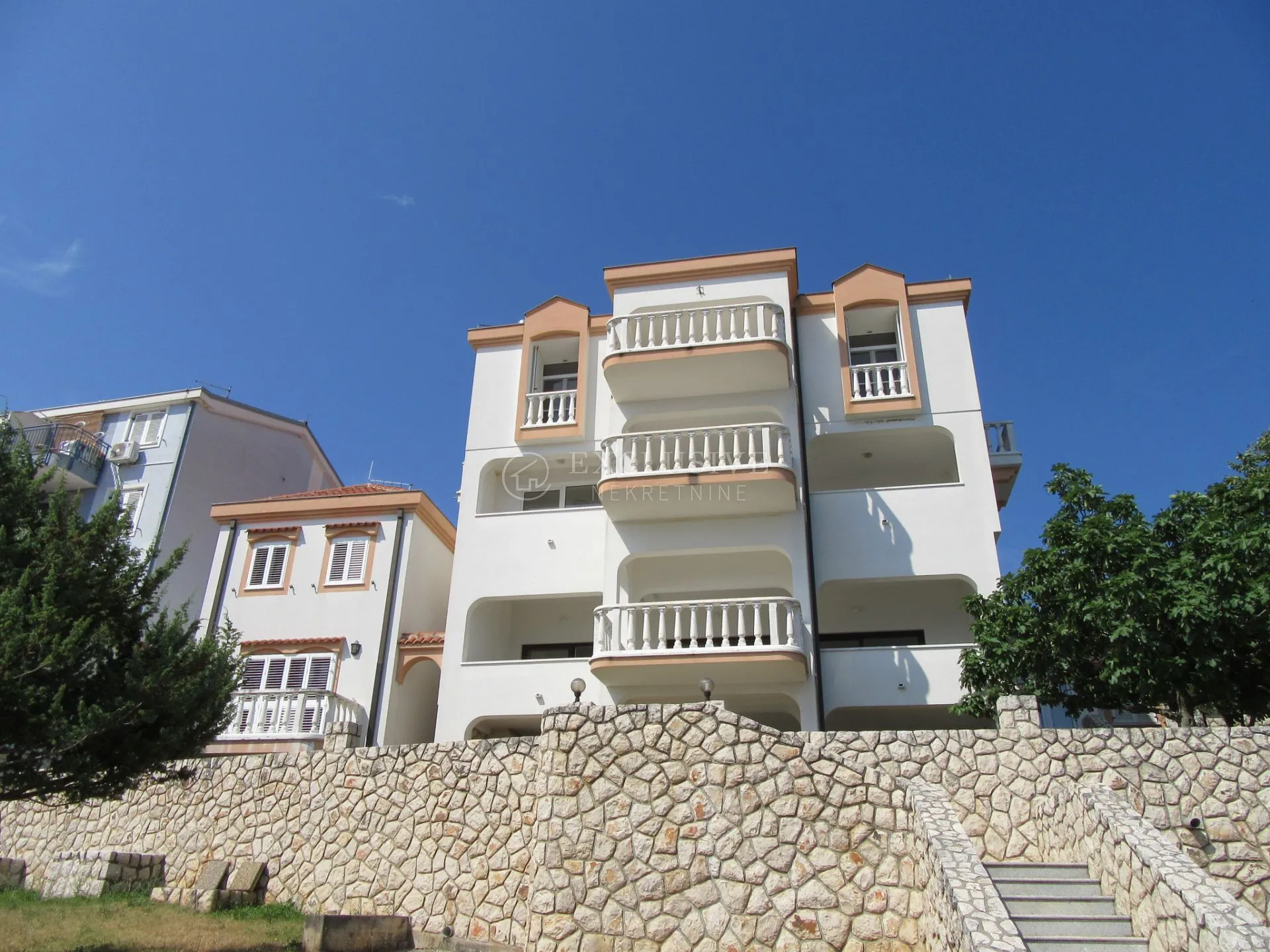 CRIKVENICA-DRAMALJ-KUĆA S VELIKOM OKUĆNICOM - cover