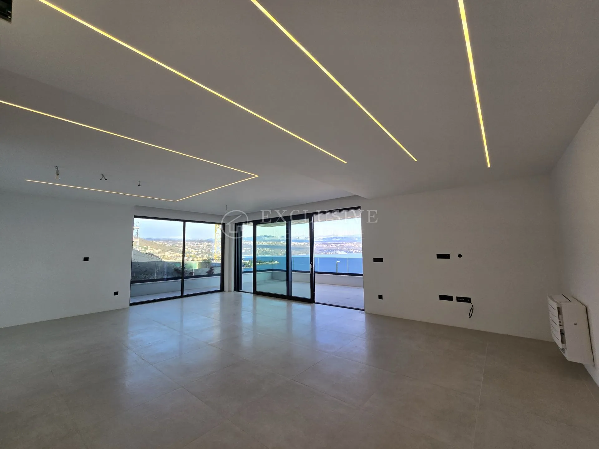 OPATIJA LUKSUZAN STAN U NOVOGRADNJI 3s+DB s POGLEDOM NA MORE - cover