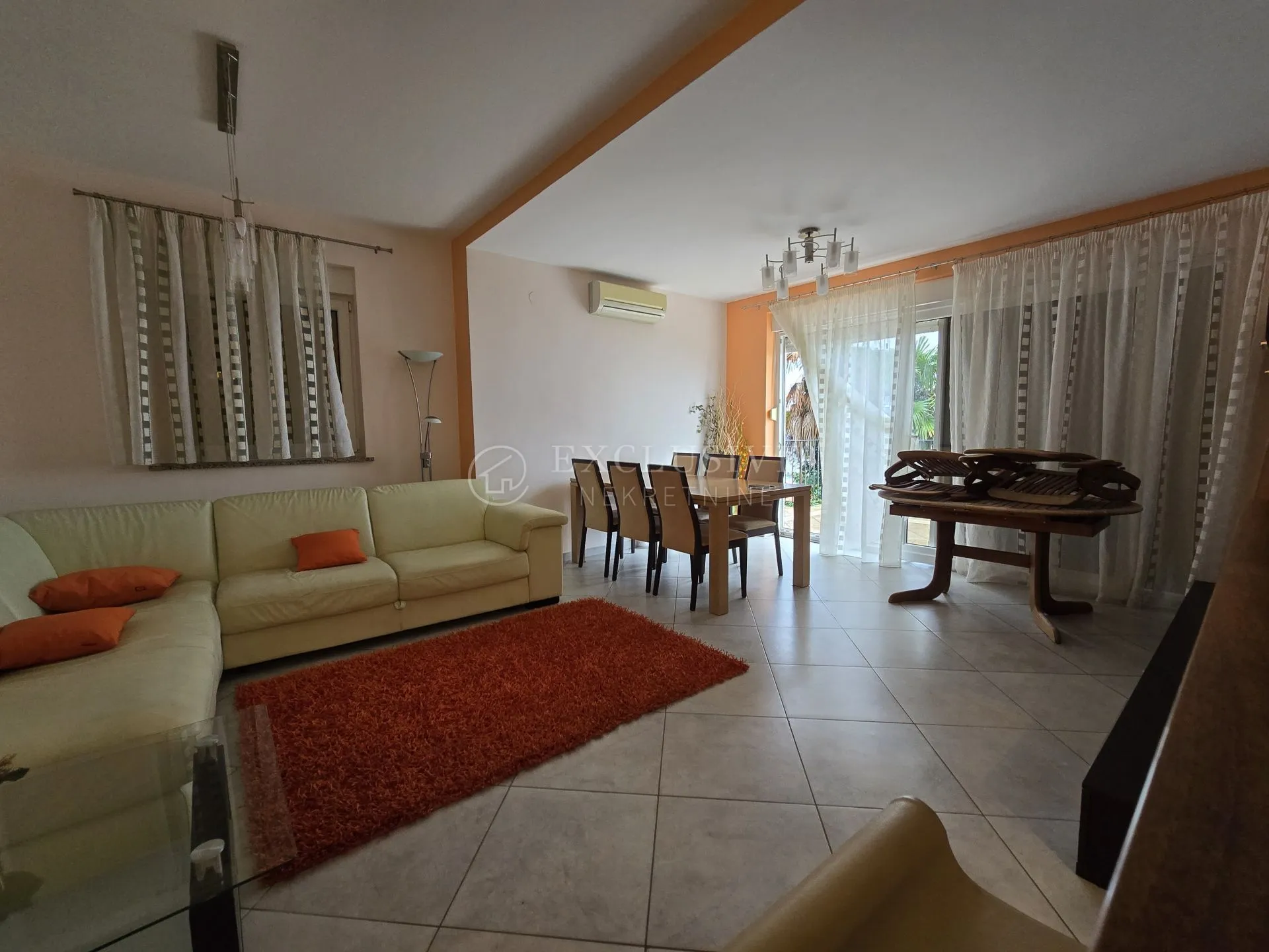 OPATIJA STAN S GARAŽOM, PREDIVAN POGLED - cover