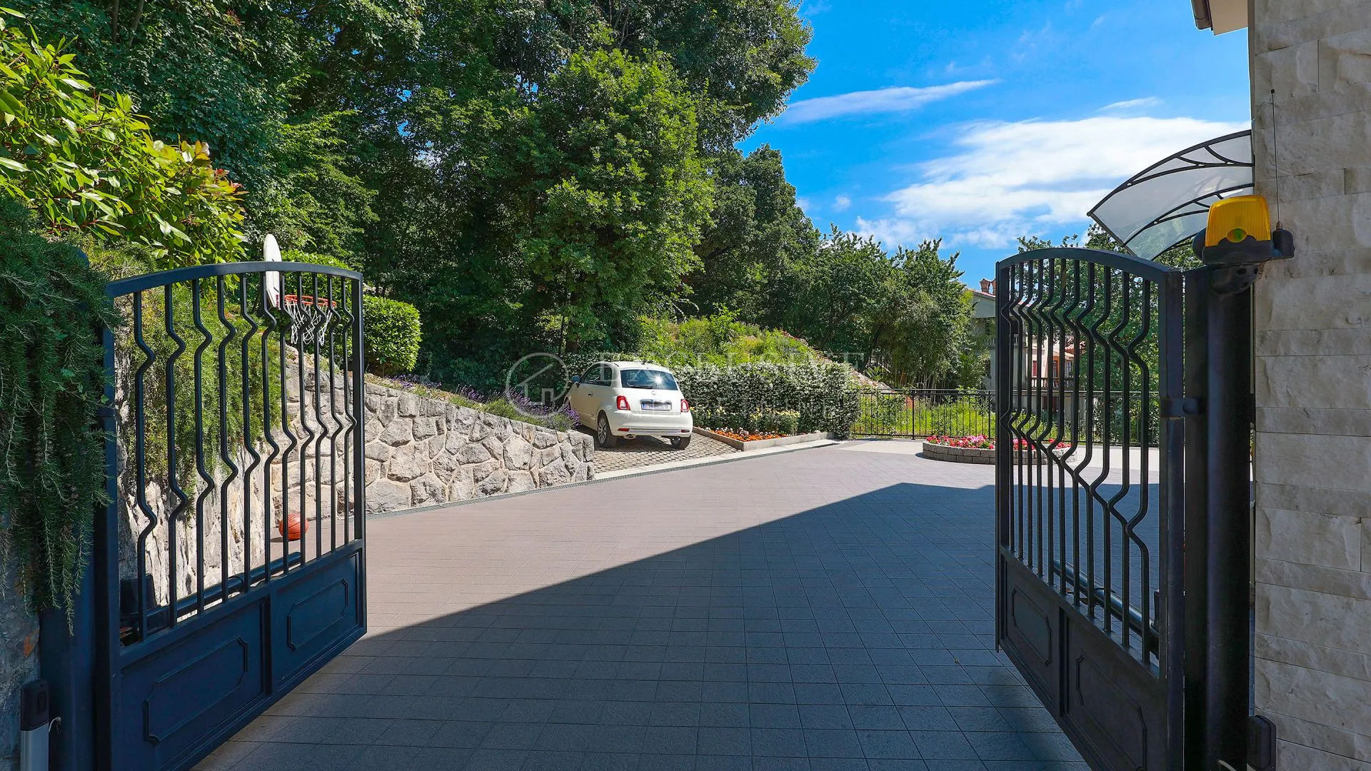 OPATIJA, VOLOSKO - KUĆA S PREDIVNIM POGLEDOM NA MORE !! - cover