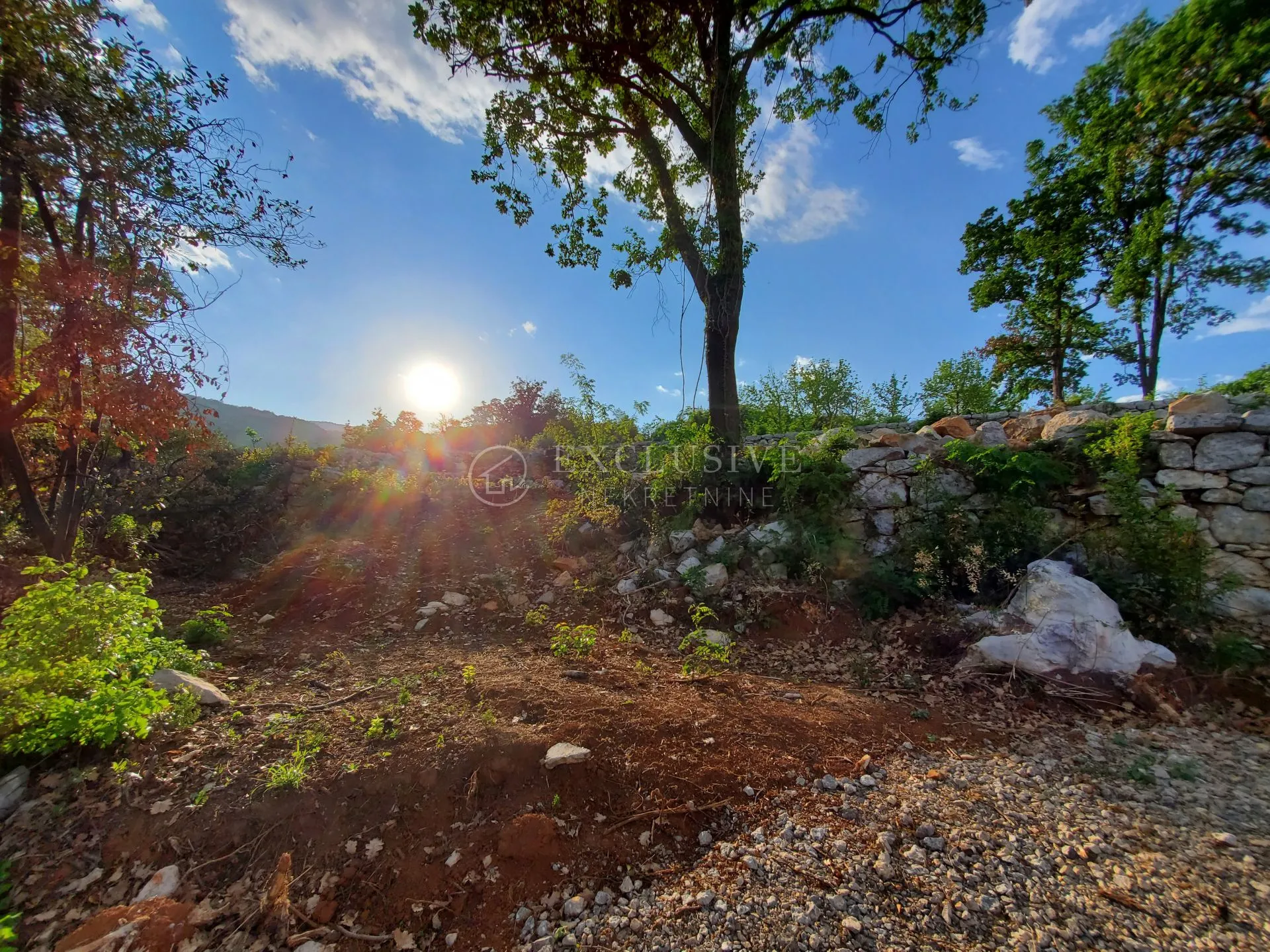 ZEMLJIŠTE IČIĆI 771m2 !! - cover