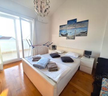 SELCE - APARTMAN S POGLEDOM, 30 M OD MORA! - cover