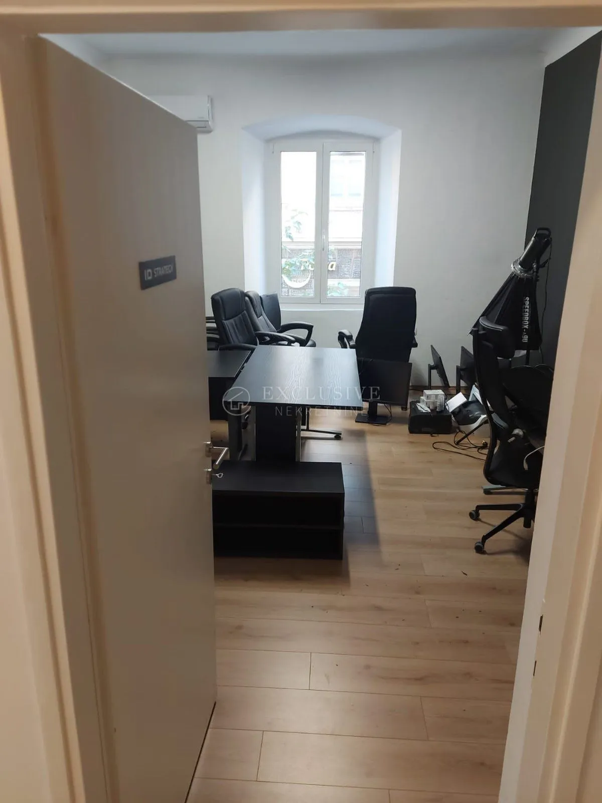 RIJEKA - CENTAR- NAJAM STANA OD 107,54m2 , I KAT - cover