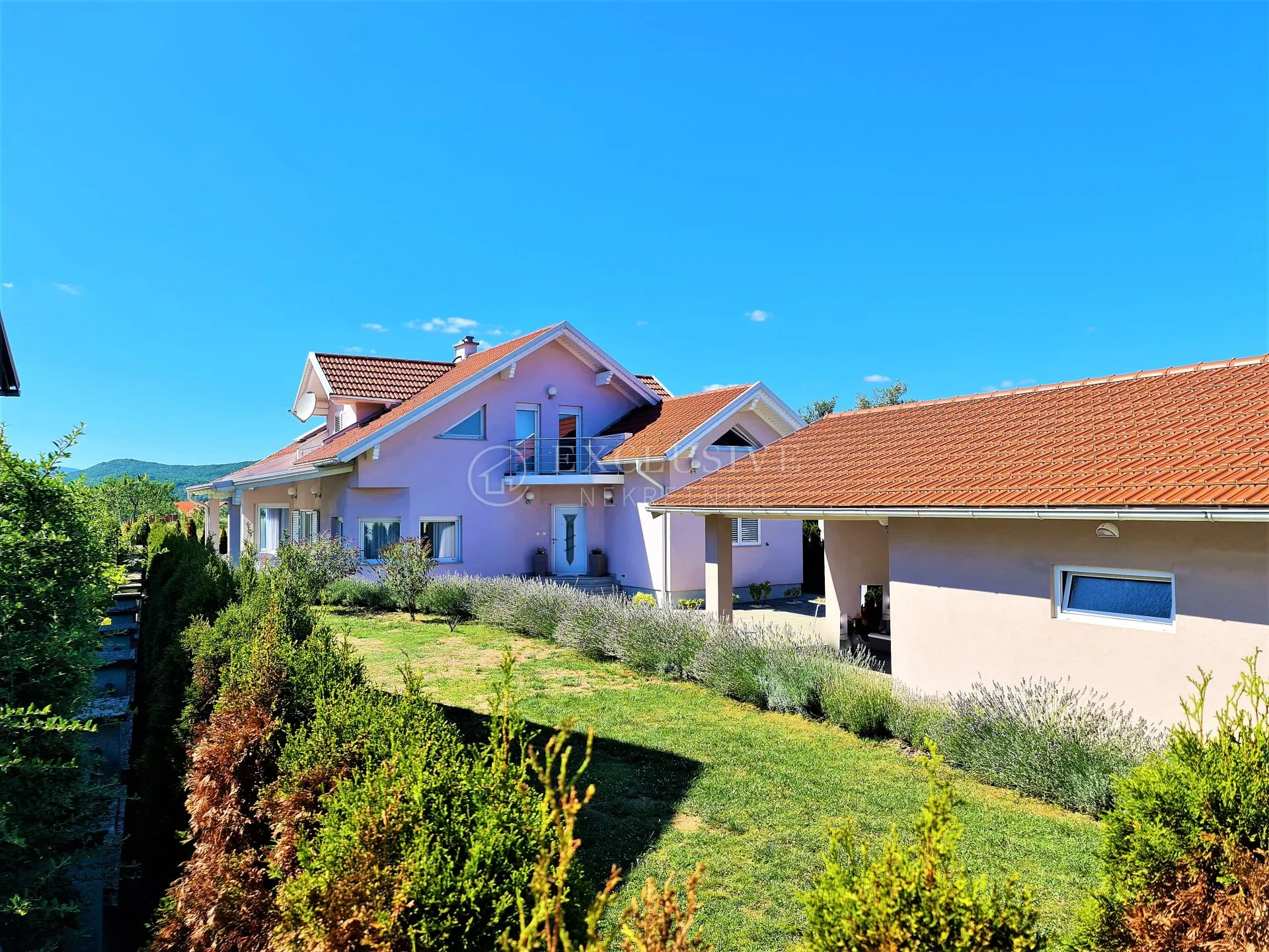 SNIŽENO!!!OTOČAC - PREDVINA KUĆA/VIKENDICA BLIZU RIJEKE GACKE - cover