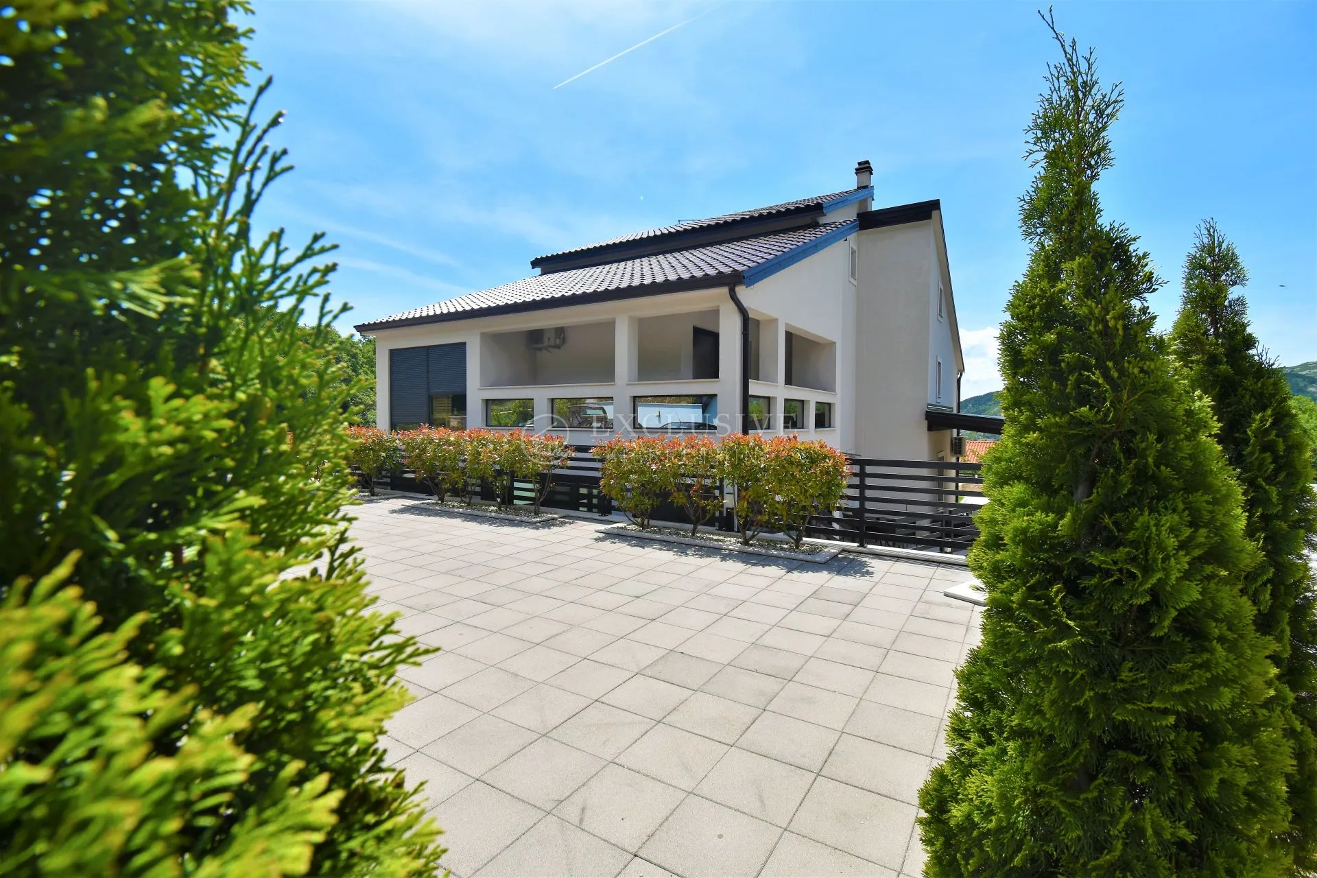 CRIKVENICA, ZALEĐE - PREDIVNA VILA OKRUŽENA PRIRODOM - cover