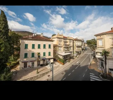 Opatija, centar, garsonijera 22m2 sa parkirnim mjestom - cover