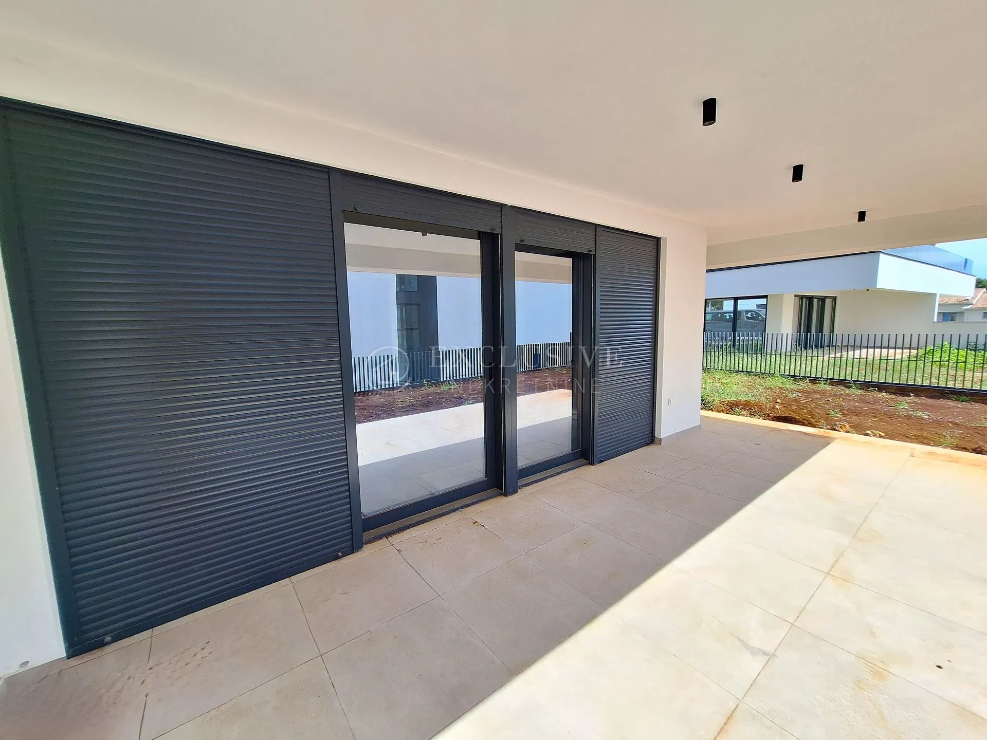 KRK - STAN S OKUĆNICOM I POGLEDOM NA MORE, NOVOGRADNJA! - cover