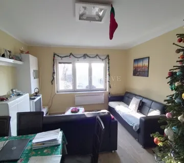 MATULJI, JURDANI-STAN 1S+DB NA LIJEPOJ LOKACIJI!!! - cover