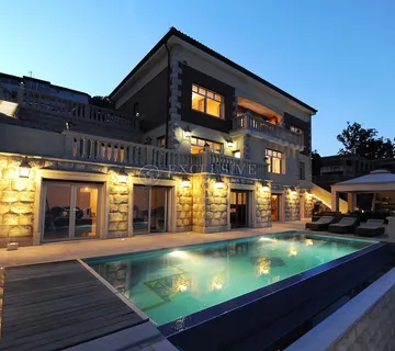 OPATIJA 1 RED DO MORA - EXCLUSIVNA VILLA UZ MORE - cover