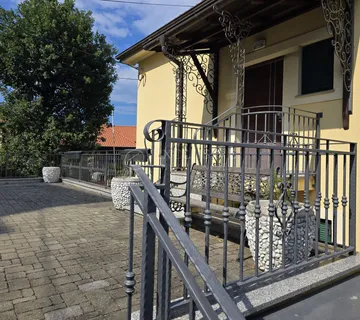 OPATIJA CENTAR PREDIVNA KUĆA S TRI STANA I PARKINGOM - cover