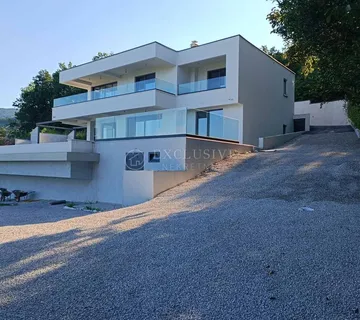 LOVRAN LUKSUZNA KUĆA S BAZENOM I POGLEDOM NA MORE - cover