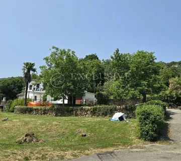 LOVRAN, IKA - OBITELJSKA KUĆA s 2500m2 OKUĆNICE - cover