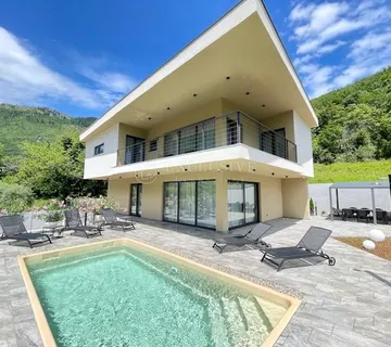 Mošćenička Draga, Vila S Bazenom !!