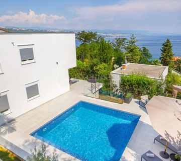 OPATIJA-PREKRASNA SAMOSTOJEĆA VILLA SA BAZENOM I SAUNOM  - cover