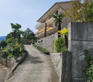 Ičići Kuća S 3 Stana I Predivnim Pogledom Na More - Ičići, Opatija