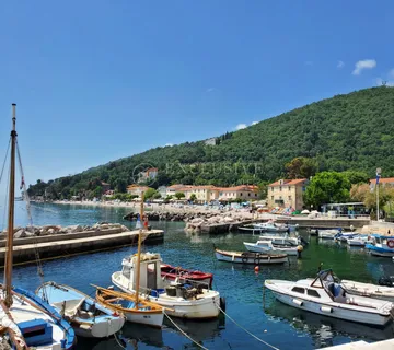 MOŠĆENIČKA DRAGA GRAĐEVINSKO ZEMLJIŠTE 300m od MORA !!