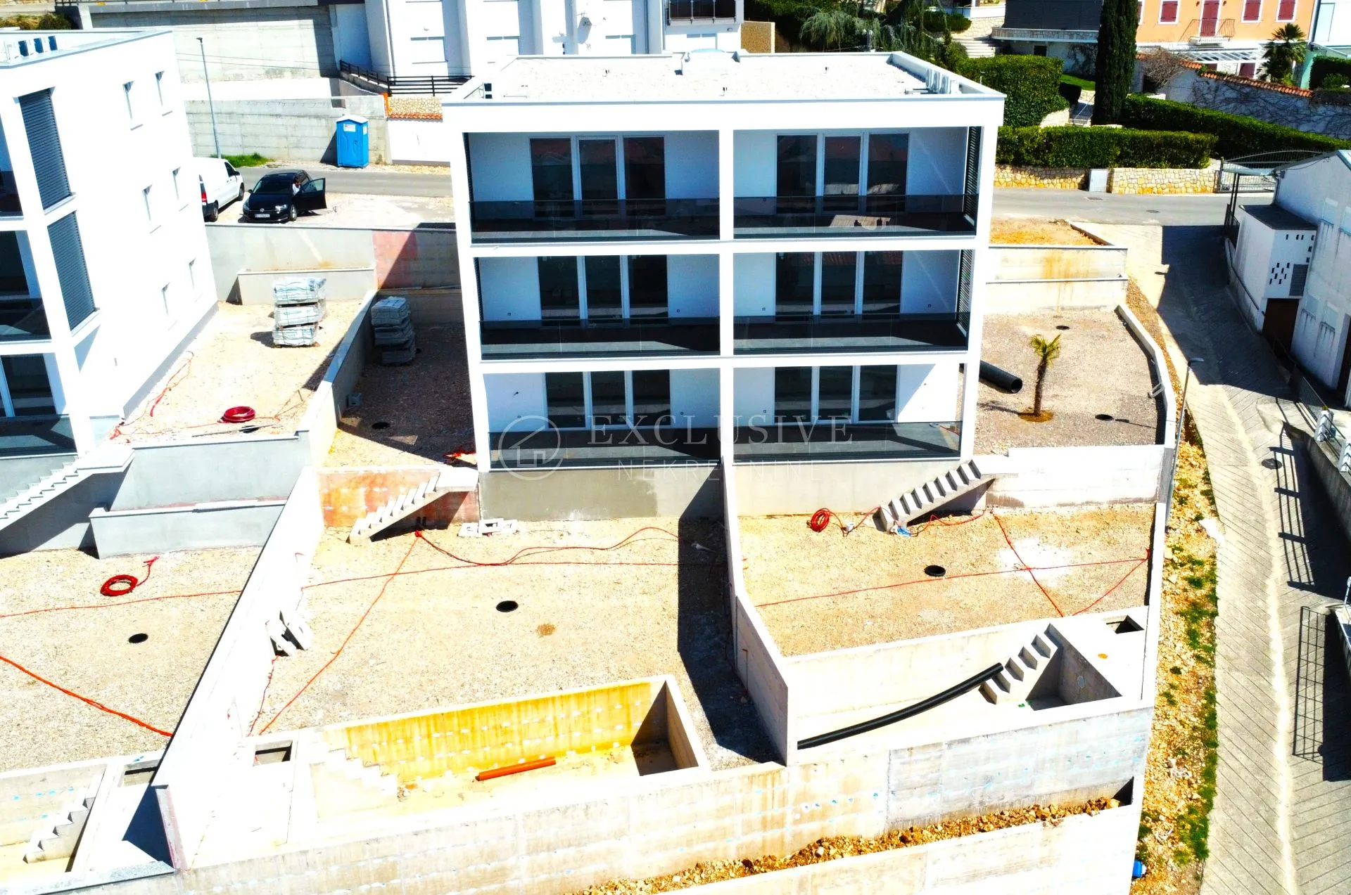 CRIKVENICA - STAMBENA ZGRADA SA 6 STANOVA - cover