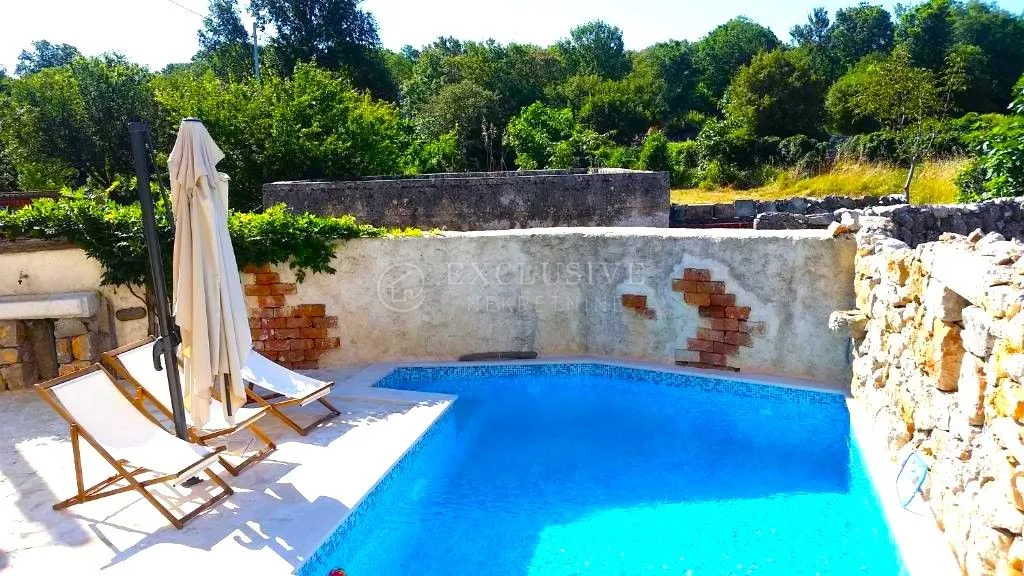 MALINSKA - RUSTIKALNA VILA NA MIRNOJ LOKACIJI - cover