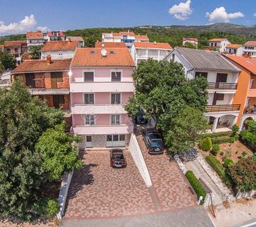 CRIKVENICA - VRHUNSKA APARTMANSKA KUĆA NADOMAK MORA - cover