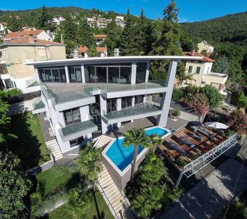 OPATIJA-STROGI CENTAR-VRHUNSKA SAMOSTOJEĆA VILLA S BAZENOM - cover