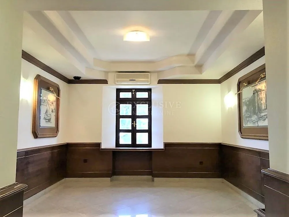 CRIKVENICA, ŠIRI CENTAR - POSLOVNI PROSTOR NA ODLIČNOJ POZICIJI - cover