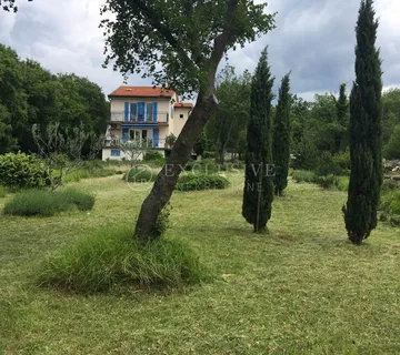 HRELJIN - PREKRASNA MANJA SAMOSTOJEĆA KUĆA SA POGLEDOM NA MORE - cover