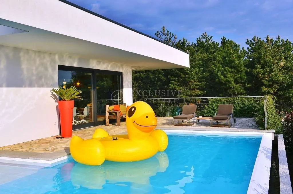 Kostrena, vila 120 m2 sa bazenom i pogledom na more - cover