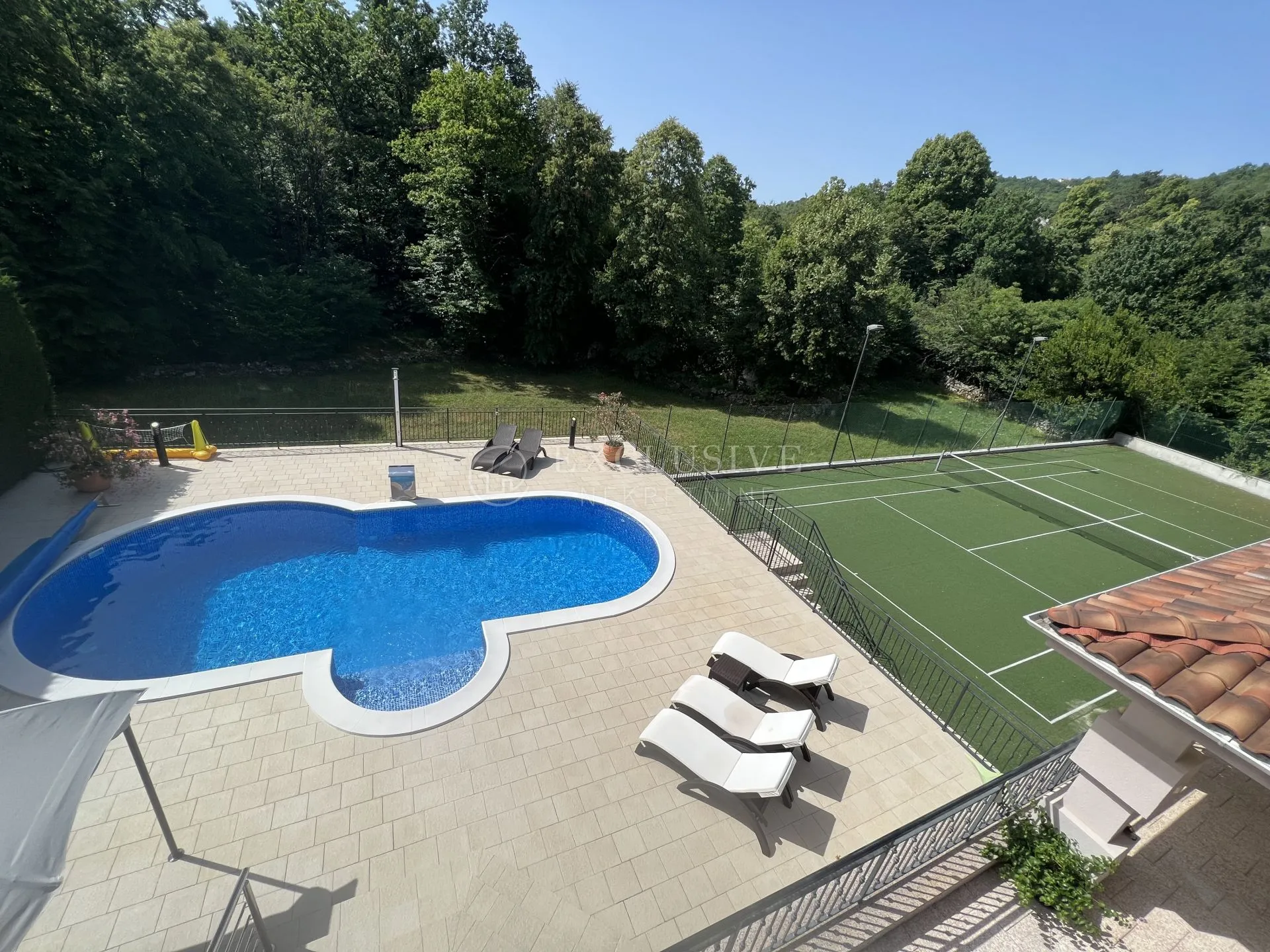 POBRI LUKSUZNA VILA S BAZENOM I TENISKIM TERENOM !! - cover