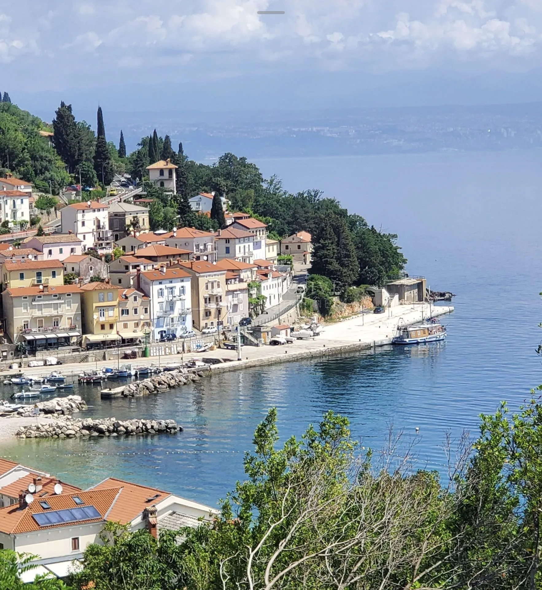 MOŠĆENIČKA DRAGA GRAĐEVINSKI TEREN 200m OD MORA ZA IZGRADNJU 5 VILLA - cover