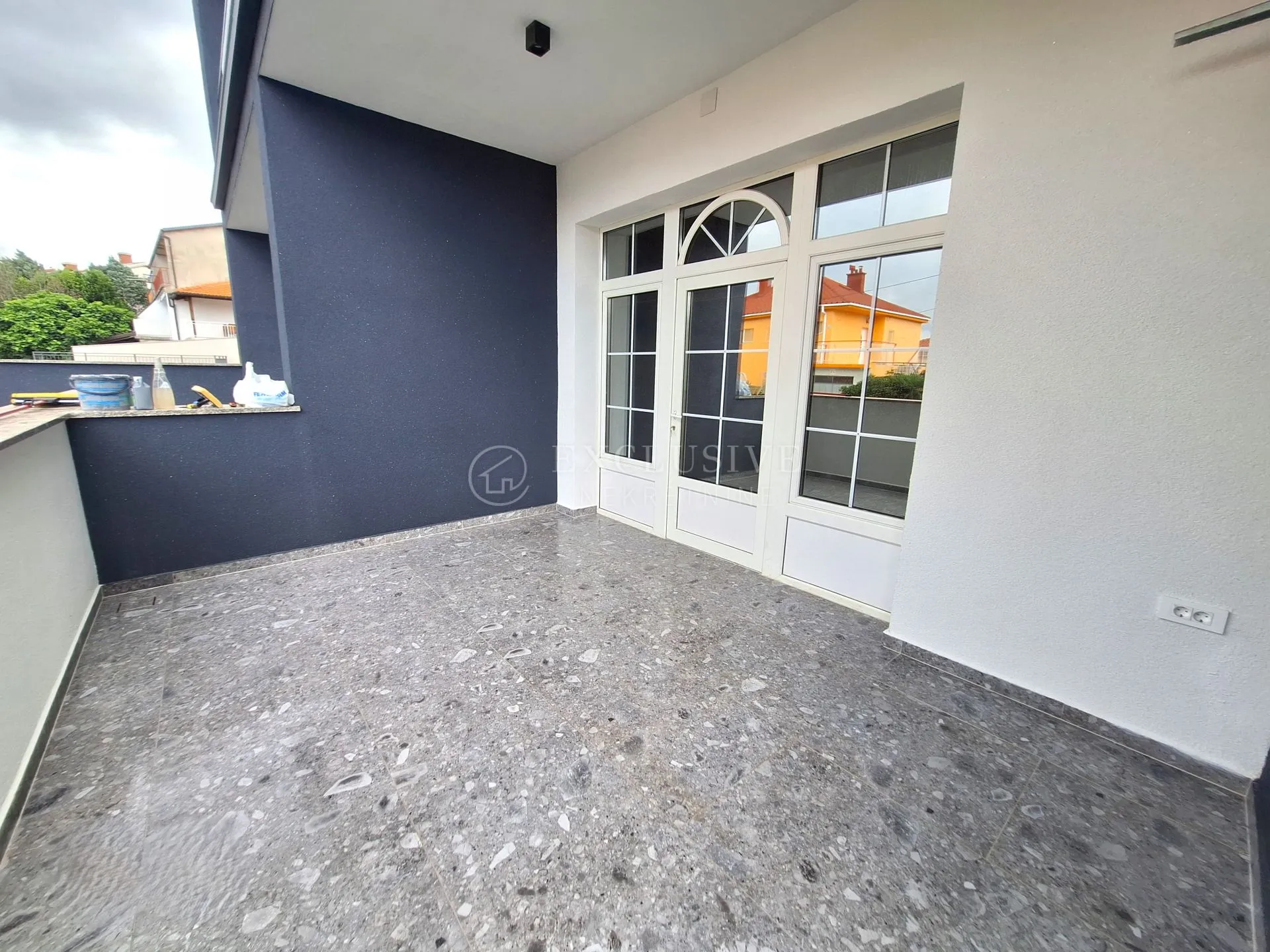 CRIKVENICA - STAN S POGLEDOM NA MORE U NOVOGRADNJI - cover