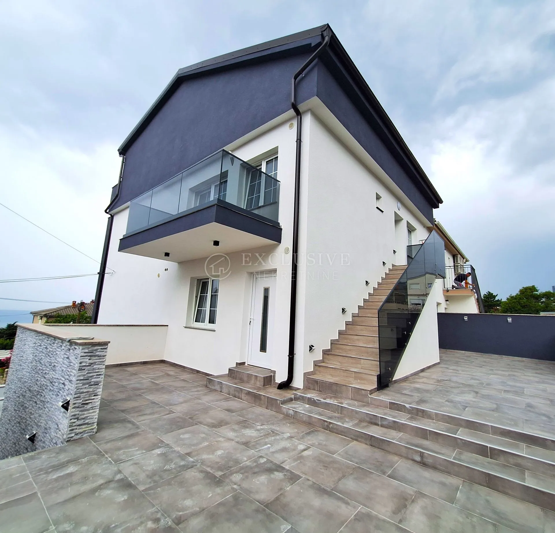 CRIKVENICA - GARSONIJERA S TERASOM I POGLEDOM NA MORE - cover