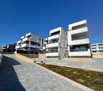 Novalja- namještena NOVOGRADNJA s pogledom na more - cover