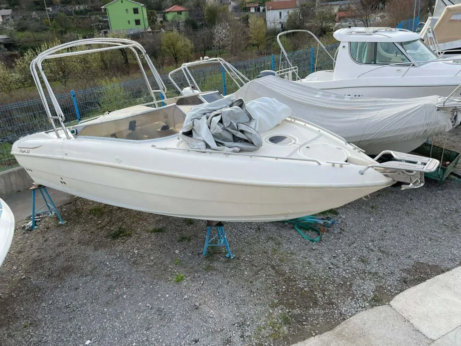 Fiart 23 plovilo - cover